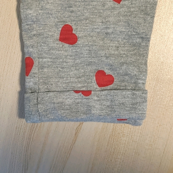 Sweats with hearts - Picture 3 of 4